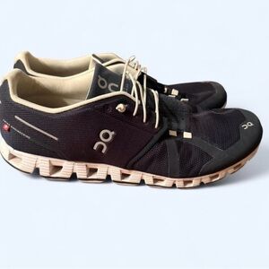 On Running Men's Navy and White Shoes